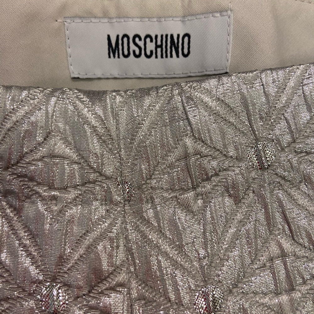 Moschino Metallic Silver Patterned Women Pants. Size 8 on pants, fits like a 4.